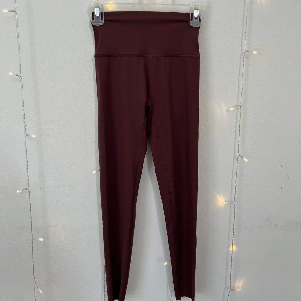 Never worn aerie “Move” leggings in burgundy